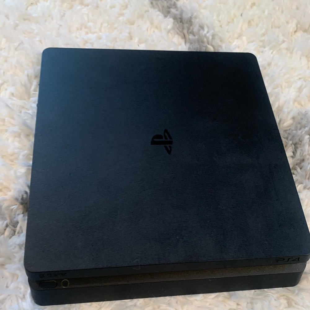Ps4 slim with cord